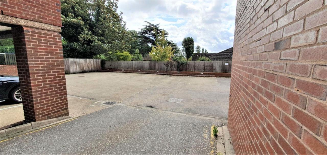 Cliftonville Heights - 2 Bed Home Away From Home Northampton Exterior photo